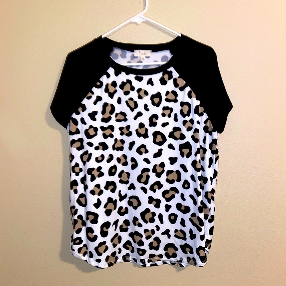 Leopard print baseball style top, size xl
